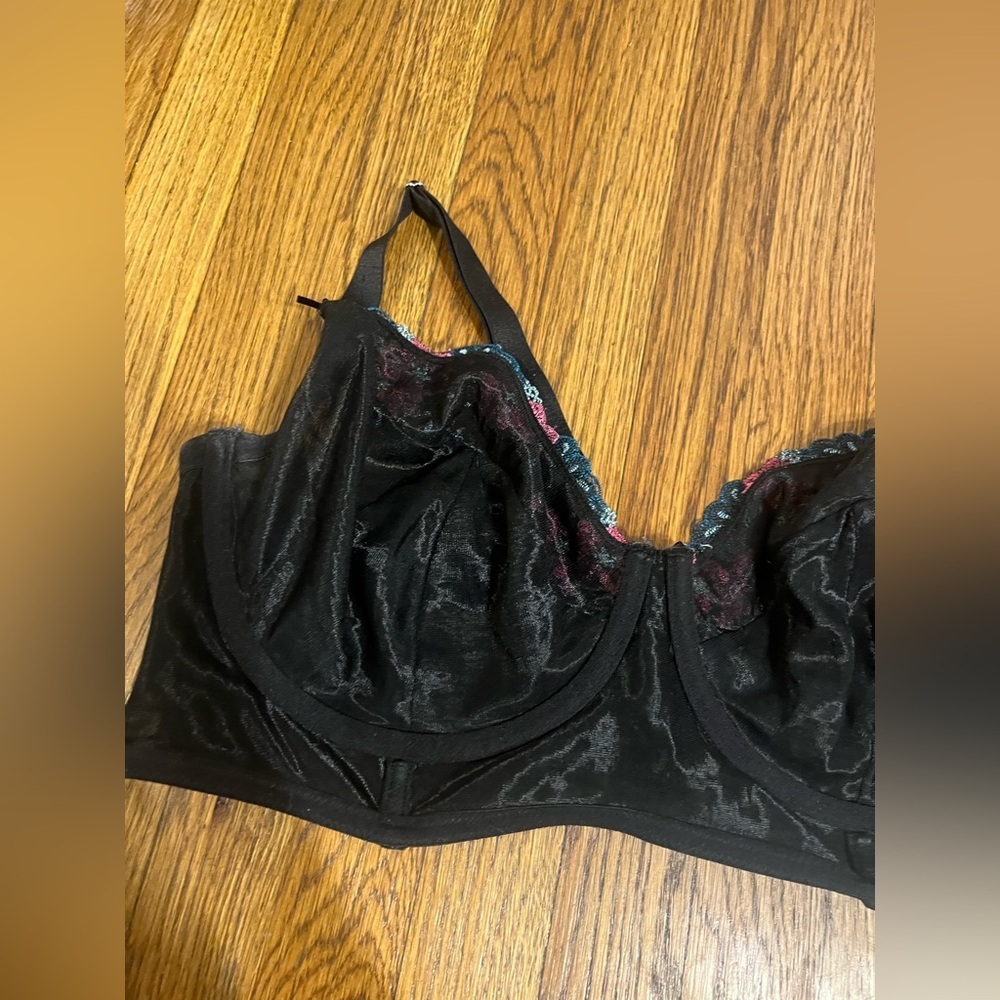 Adore Me Black and Pink Floral Lace Bra - Picture 8 of 9